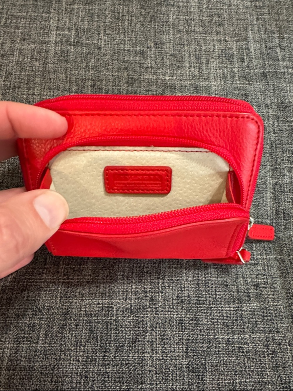 Levenger Red Pebbled Leather Zip Wallet Organizer Compact - Picture 3 of 4